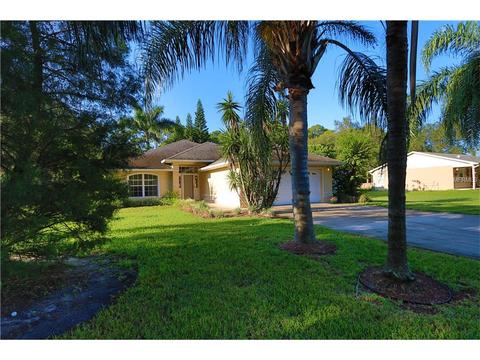 5070 Carson St, Saint Cloud, FL 34771 photo 1