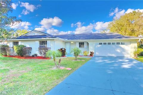 708 Queens Ct, Seffner, FL 33584 photo 1
