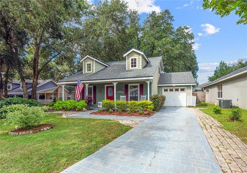 702 Harvard Ct, Eustis, FL 32726 photo 1