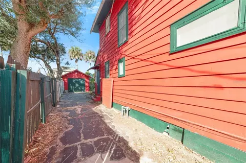 Exterior - 415 Braddock Ave, Daytona Beach, FL 32118 photo 5 of 14