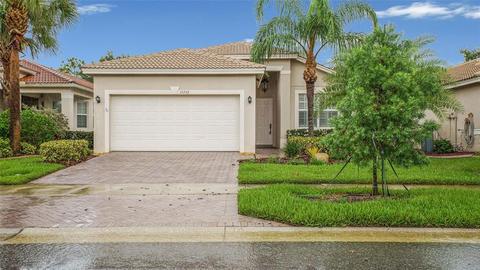 15732 Crystal Waters Dr, Wimauma, FL 33598