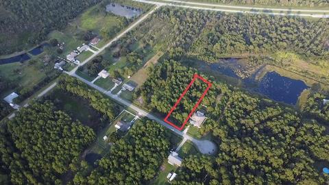 Florida Grackle Court, Frostproof, FL 33843