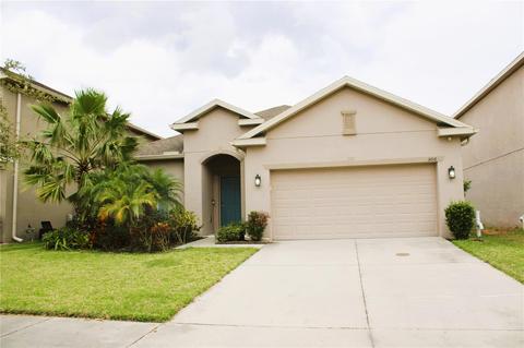 300 Blue Cypress Dr, Groveland, FL 34736