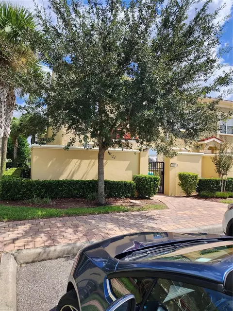 2320 Bella Vista Dr, Davenport, FL 33897
