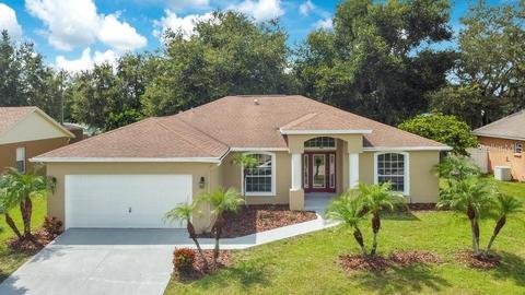 5886 Driftwood Dr, Winter Haven, FL 33884