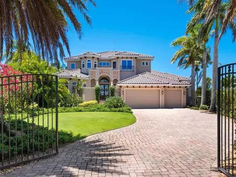 7697 Cove Ter, Sarasota, FL 34231
