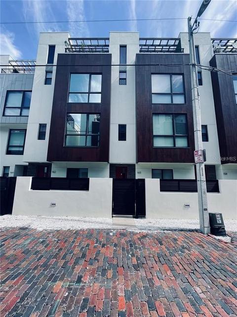 160 8th St N, Saint Petersburg, FL 33701