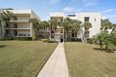 50 Coe Rd #112, Belleair, FL 33756