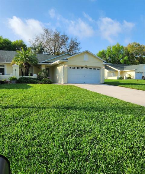 8832 Courtyard Ln, Groveland, FL 34736