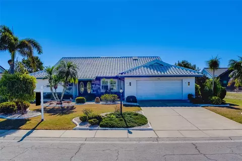 2034 Berry Roberts Dr, Sun City Center, FL 33573