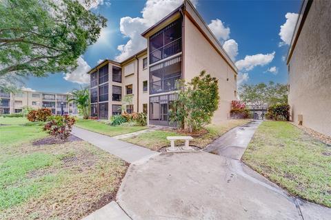 5090 Bay St NE #116, Saint Petersburg, FL 33703