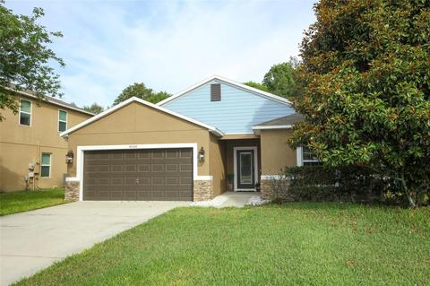 4884 Waters Gate Dr, Tavares, FL 32778