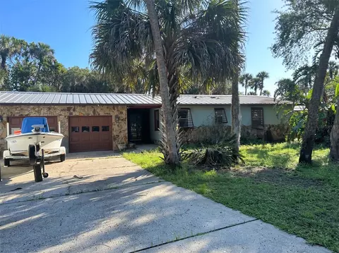 4120 Lake Harney Cir, Geneva, FL 32732