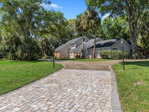 11040 Clipper Ct, Windermere, FL 34786 photo 1