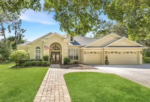 15922 Sorawater Dr, Lithia, FL 33547