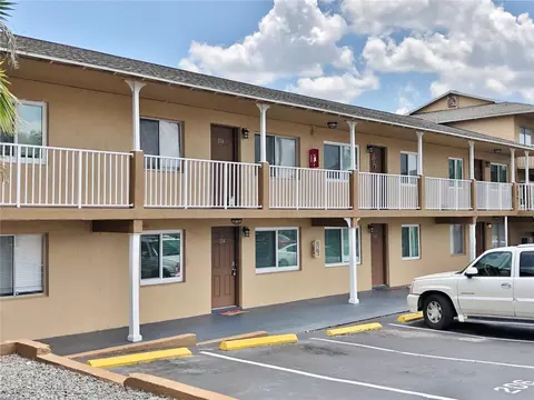 411 N Halifax Ave #104, Daytona Beach, FL 32118