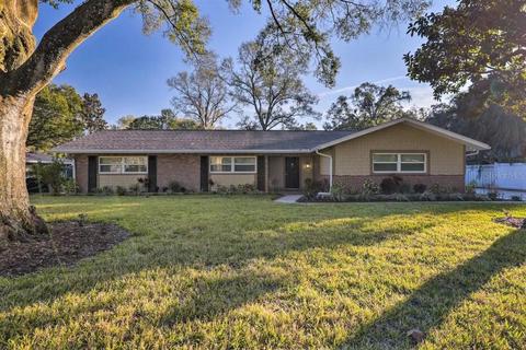 504 Crestover Dr, Temple Terrace, FL 33617