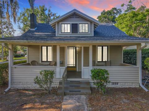 1054 E 5th Ave, Mount Dora, FL 32757