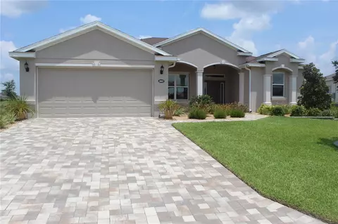 4683 Spring Grove Ln, Leesburg, FL 34748