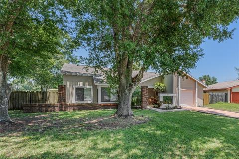 32 Trophy Ln, Kissimmee, FL 34759