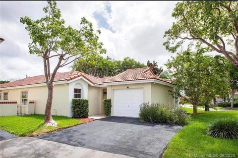 1353 Garden Rd, Weston, FL 33326