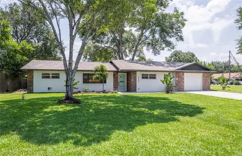 30643 Fairview Ave, Tavares, FL 32778