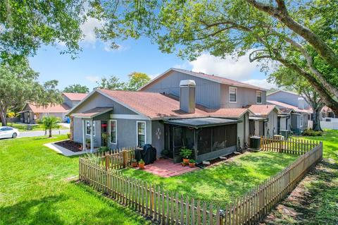 10037 Lake Oak Cir, Tampa, FL 33624