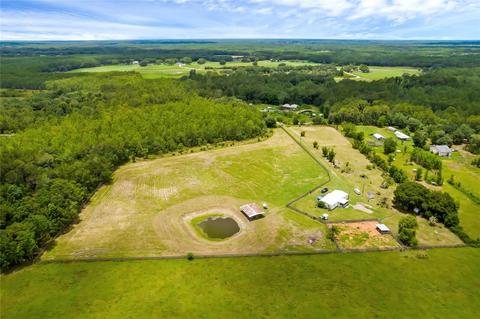 8520 Los Robles Dr, Groveland, FL 34736