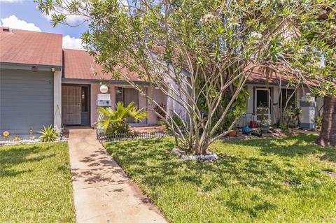 126 Dahlia Village Cir #82, Orlando, FL 32807