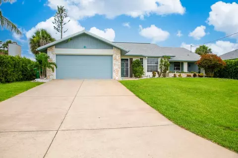 8 Bunker Cir, Rotonda West, FL 33947