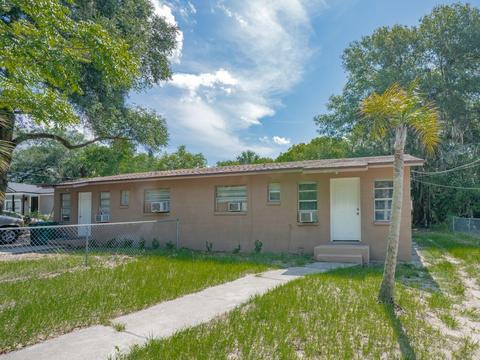 1422 N Tremain St, Mount Dora, FL 32757