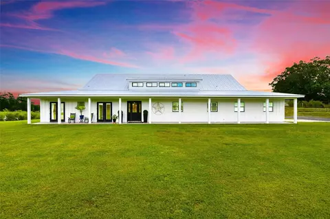 3355 Round Lake Rd, Zellwood, FL 32798