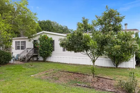26210 Bloomfield Ave, Yalaha, FL 34797