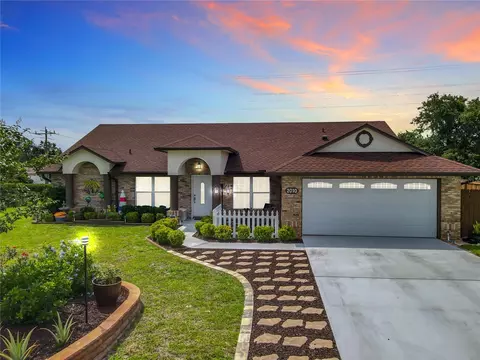 2010 S Old Mill Dr, Deltona, FL 32725