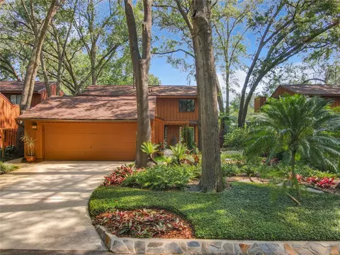 14 W Village Dr, Oviedo, FL 32765
