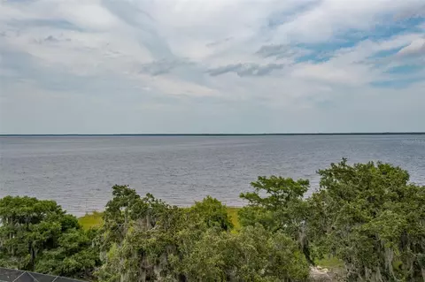 201 Whitcomb Dr, Geneva, FL 32732