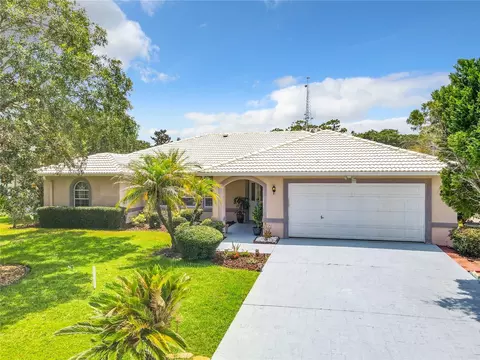 27 Woodfair Ln, Palm Coast, FL 32164