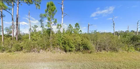 20 Tropicana Dr, Indian Lake Estates, FL 33855