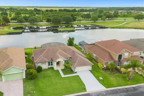 438 Golf Course Pkwy, Davenport, FL 33837