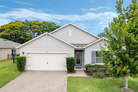 3315 Landing Vw, Tavares, FL 32778