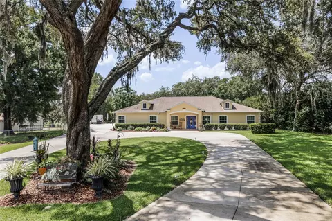 1812 Griffin Ave, Lady Lake, FL 32159
