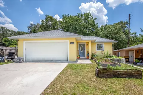 25204 Quaker Ridge Ave, Sorrento, FL 32776