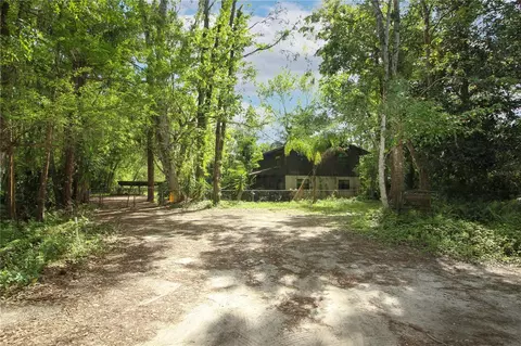 1725 Old 100 Rd, Geneva, FL 32732