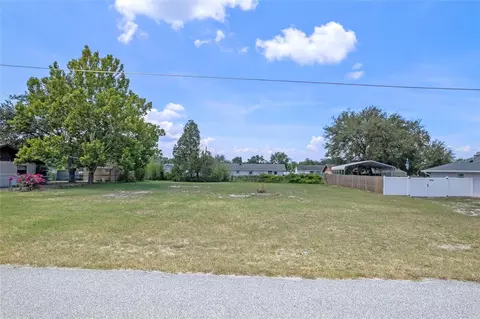 Pine Street, Leesburg, FL 34788