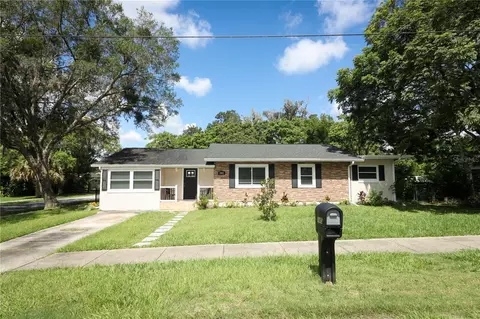 140 S Hull Ave, Deland, FL 32720