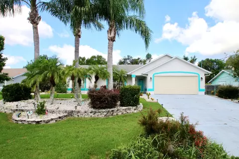 1542 E Merrick Dr, Deltona, FL 32738