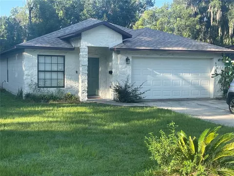 910 E Voorhis Ave, Deland, FL 32724