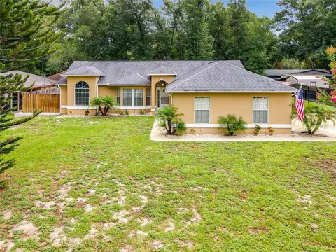 26220 Biltmore St, Sorrento, FL 32776