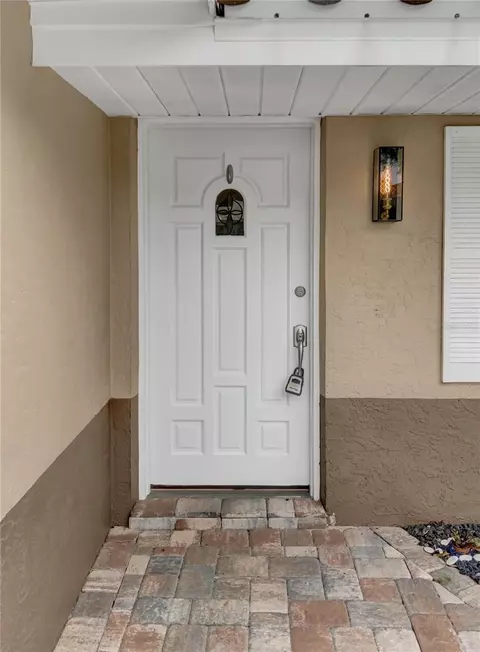 7098 120th St, Seminole, FL 33772