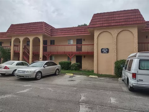 2864 N Powers Dr #6, Orlando, FL 32818